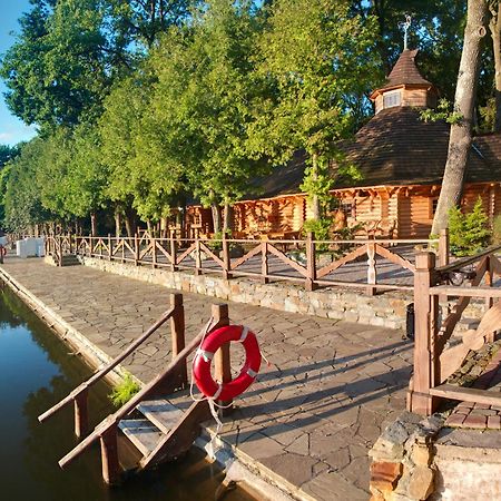 Sherwood Hotel Dolgomostiska Екстериор снимка