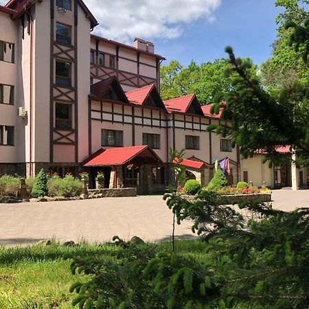 Sherwood Hotel Dolgomostiska Екстериор снимка