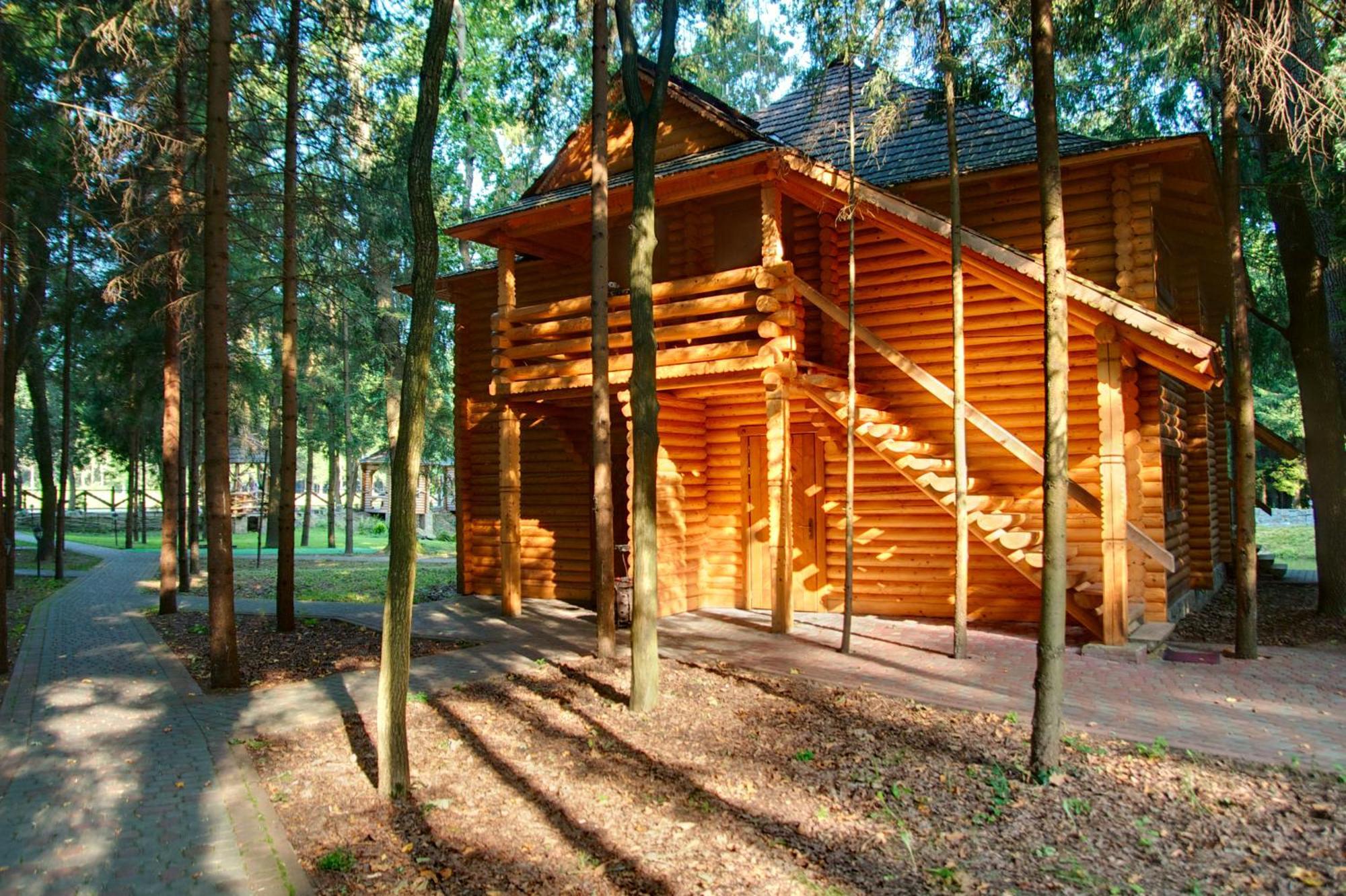 Sherwood Hotel Dolgomostiska Екстериор снимка