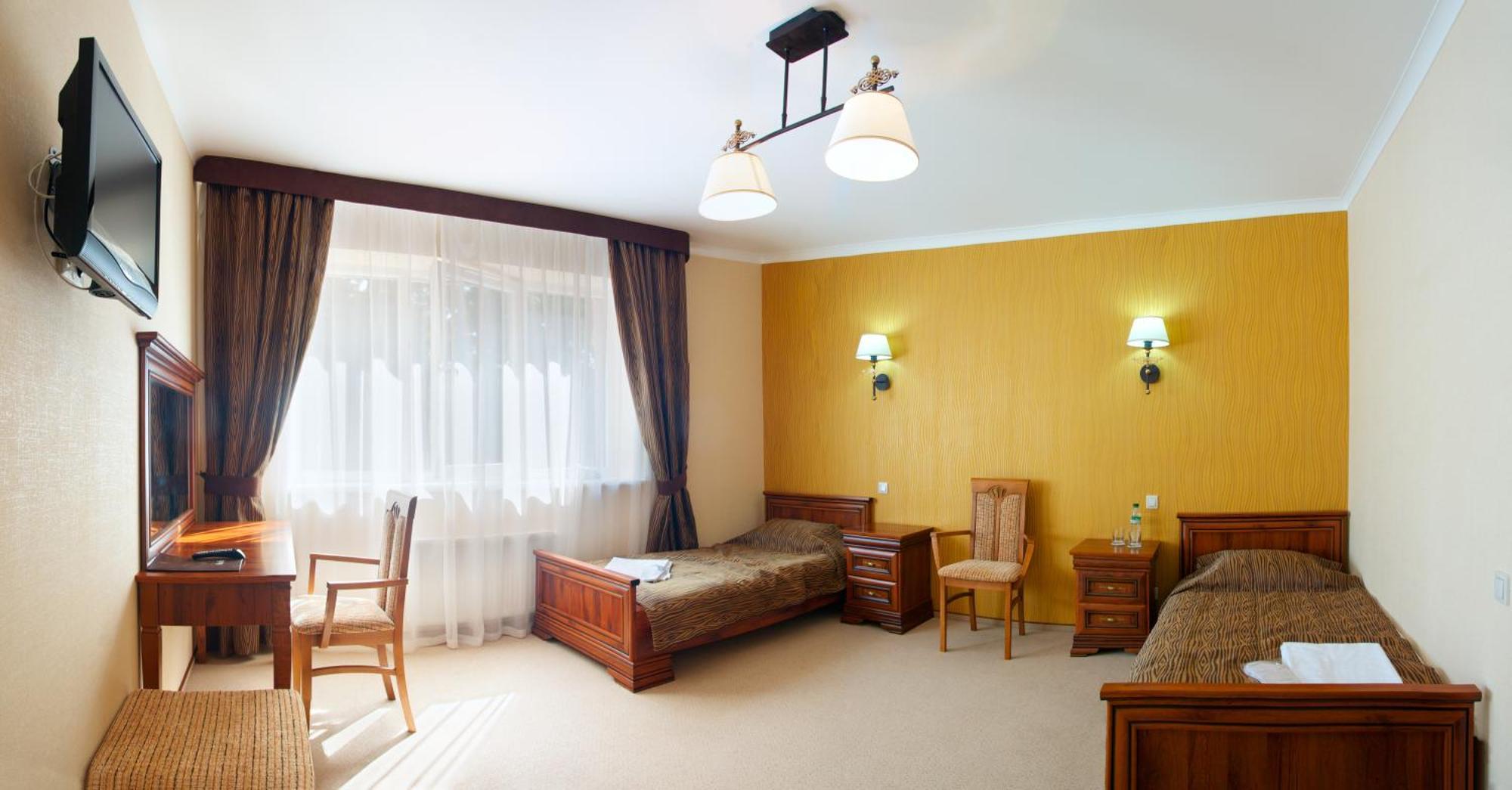 Sherwood Hotel Dolgomostiska Стая снимка