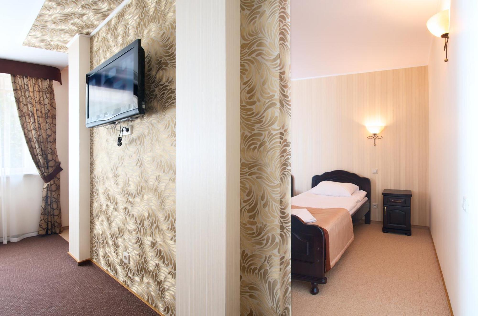 Sherwood Hotel Dolgomostiska Стая снимка