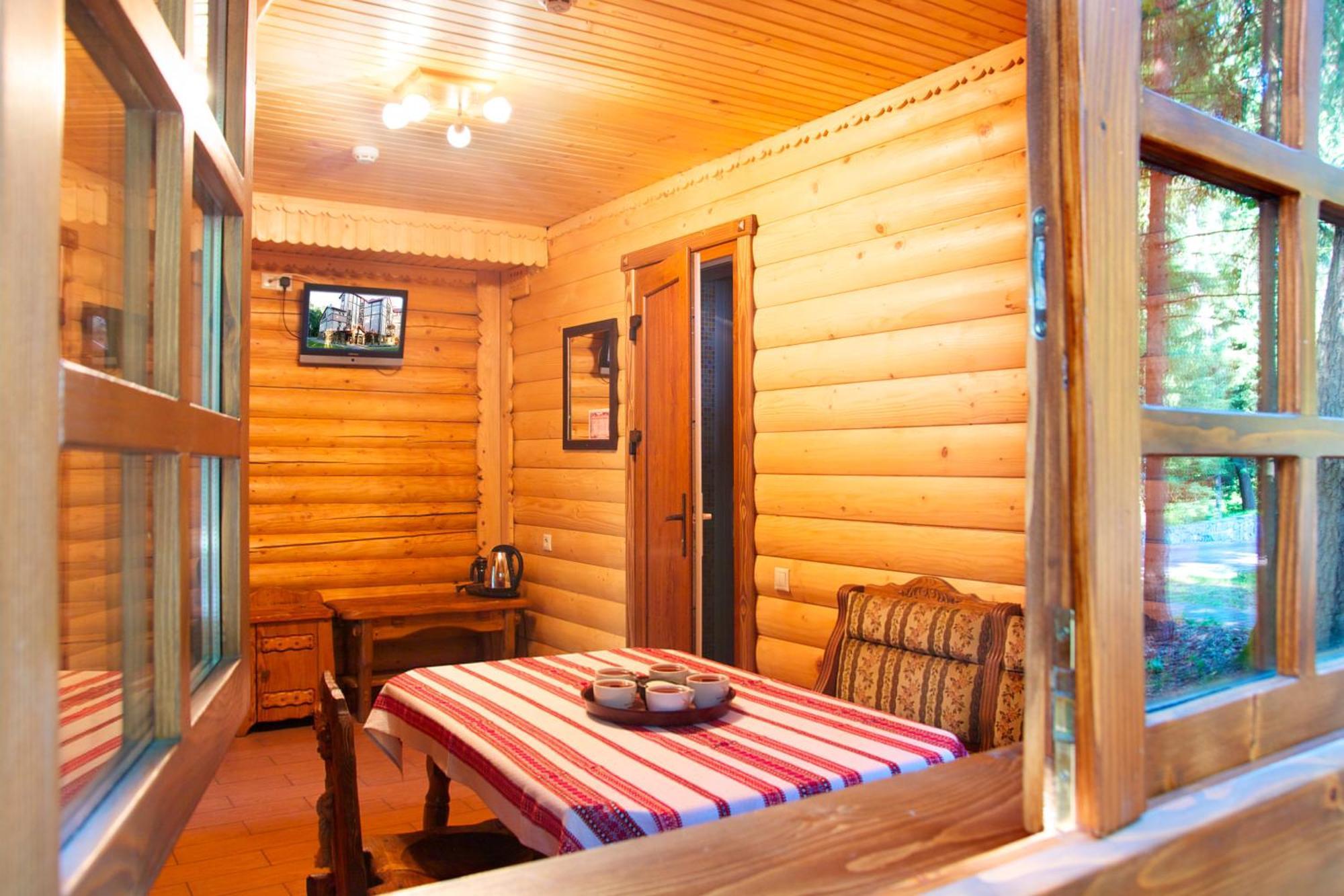 Sherwood Hotel Dolgomostiska Екстериор снимка