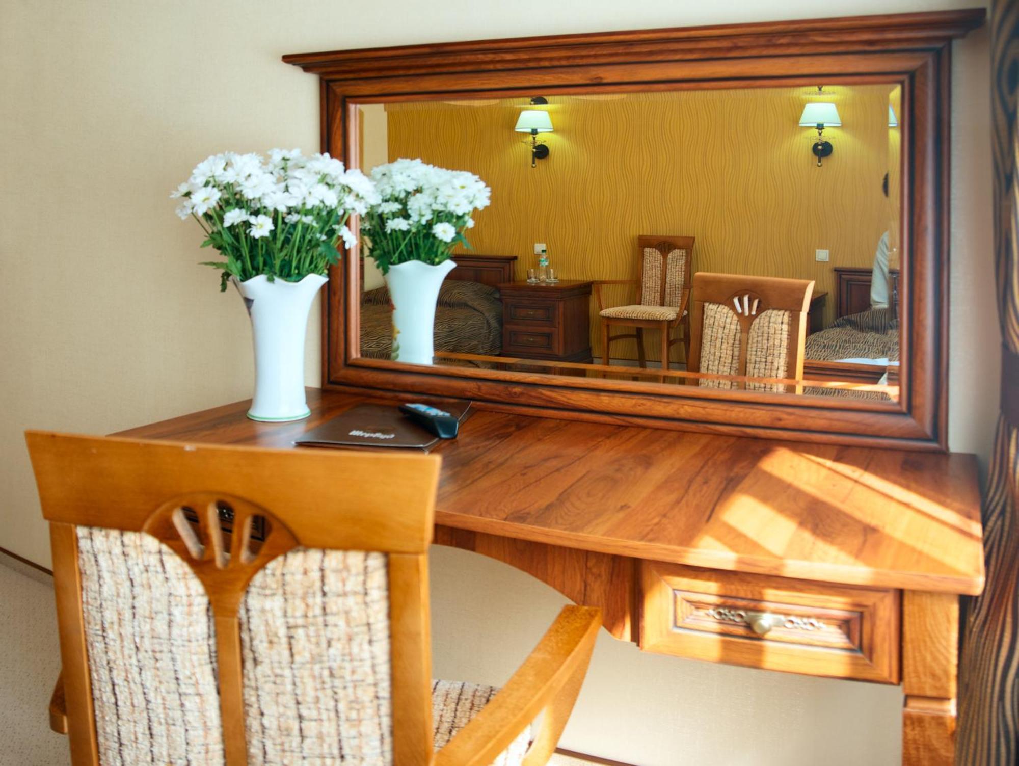 Sherwood Hotel Dolgomostiska Стая снимка