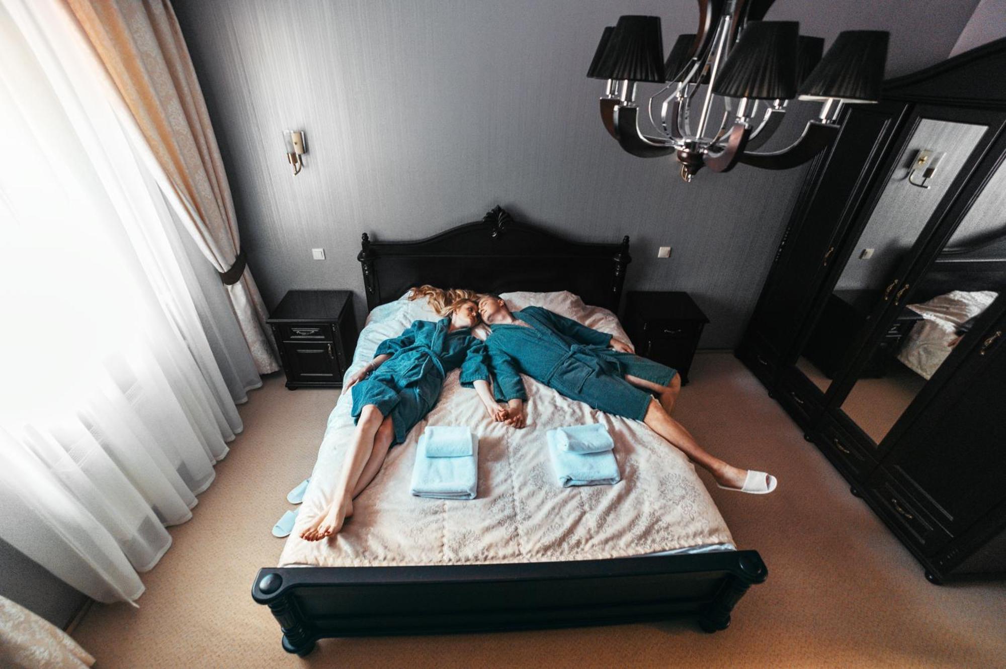 Sherwood Hotel Dolgomostiska Екстериор снимка