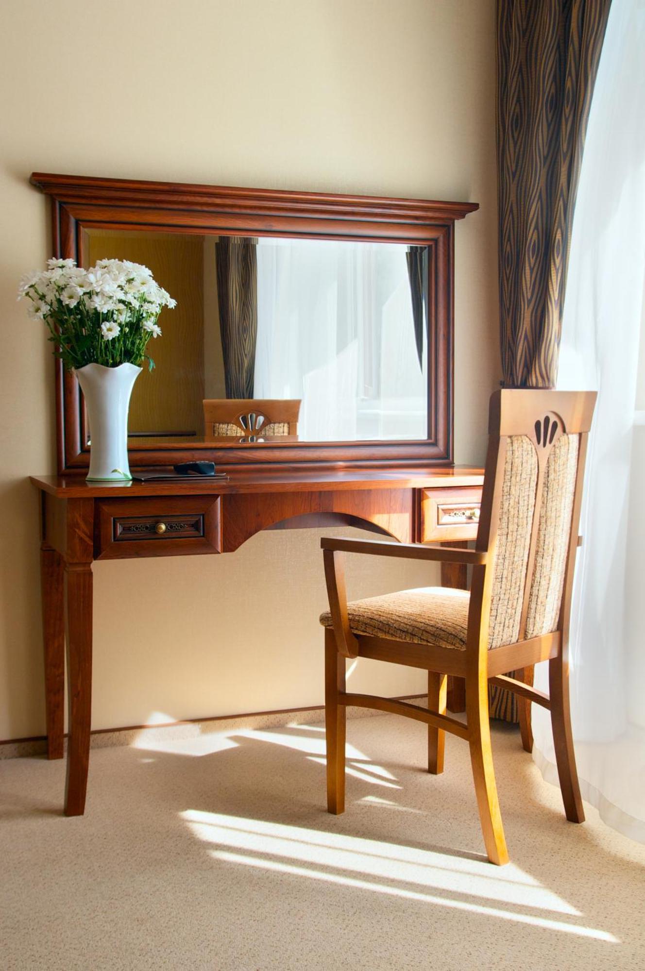 Sherwood Hotel Dolgomostiska Стая снимка